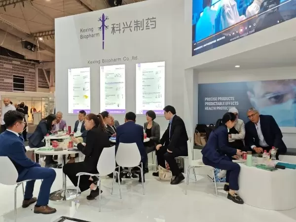 Escena del stand de Kexing Biopharm Kexing Biopharm booth scene
